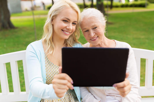 Tablets für Senioren:  Der ultimative Ratgeber für einfache digitale Kommunikation